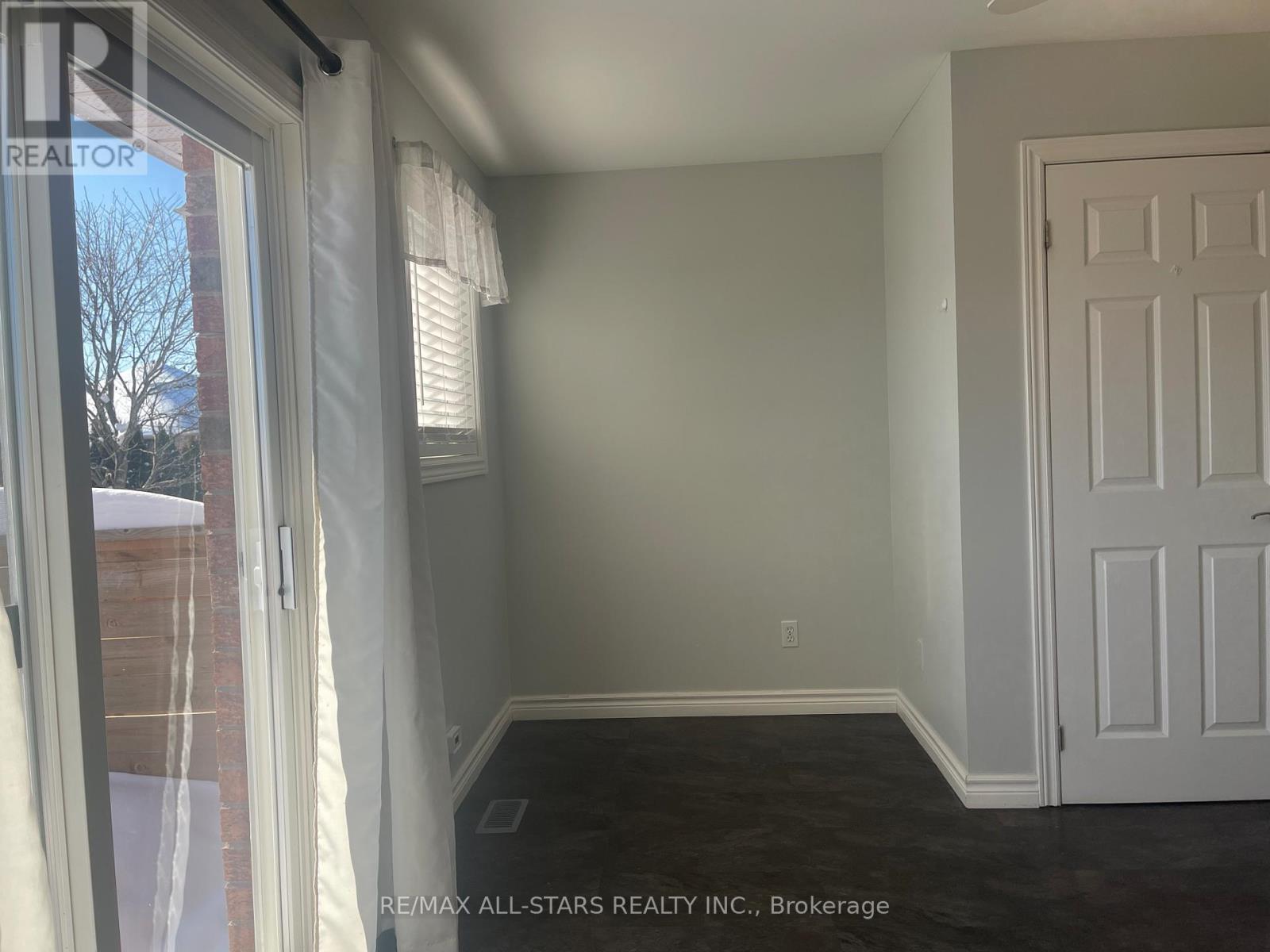 Main Floor -All Inclusive - 39 Mcgibbon Boulevard, Kawartha Lakes (Lindsay), Ontario  K9V 6G4 - Photo 9 - X12635290