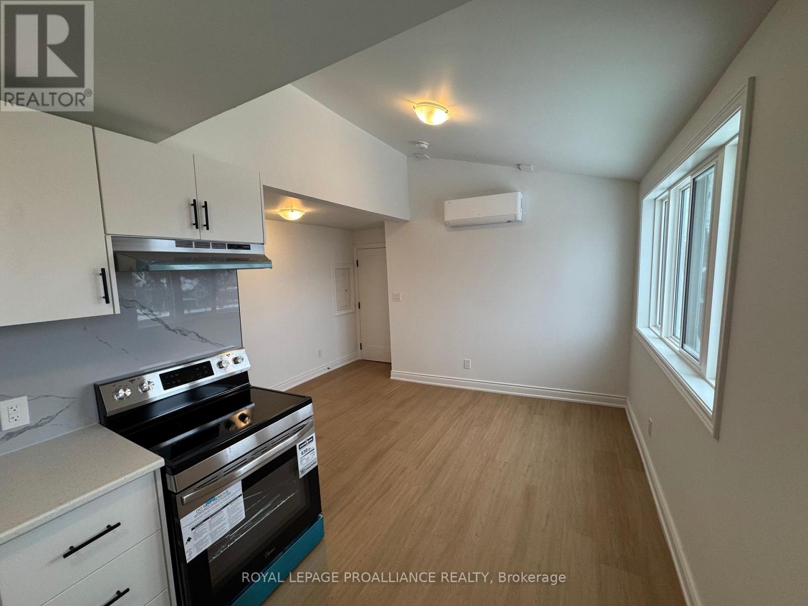 #5 - 380 Park Street N, Peterborough (Town Ward 3), Ontario  K9H 4P8 - Photo 10 - X12636792