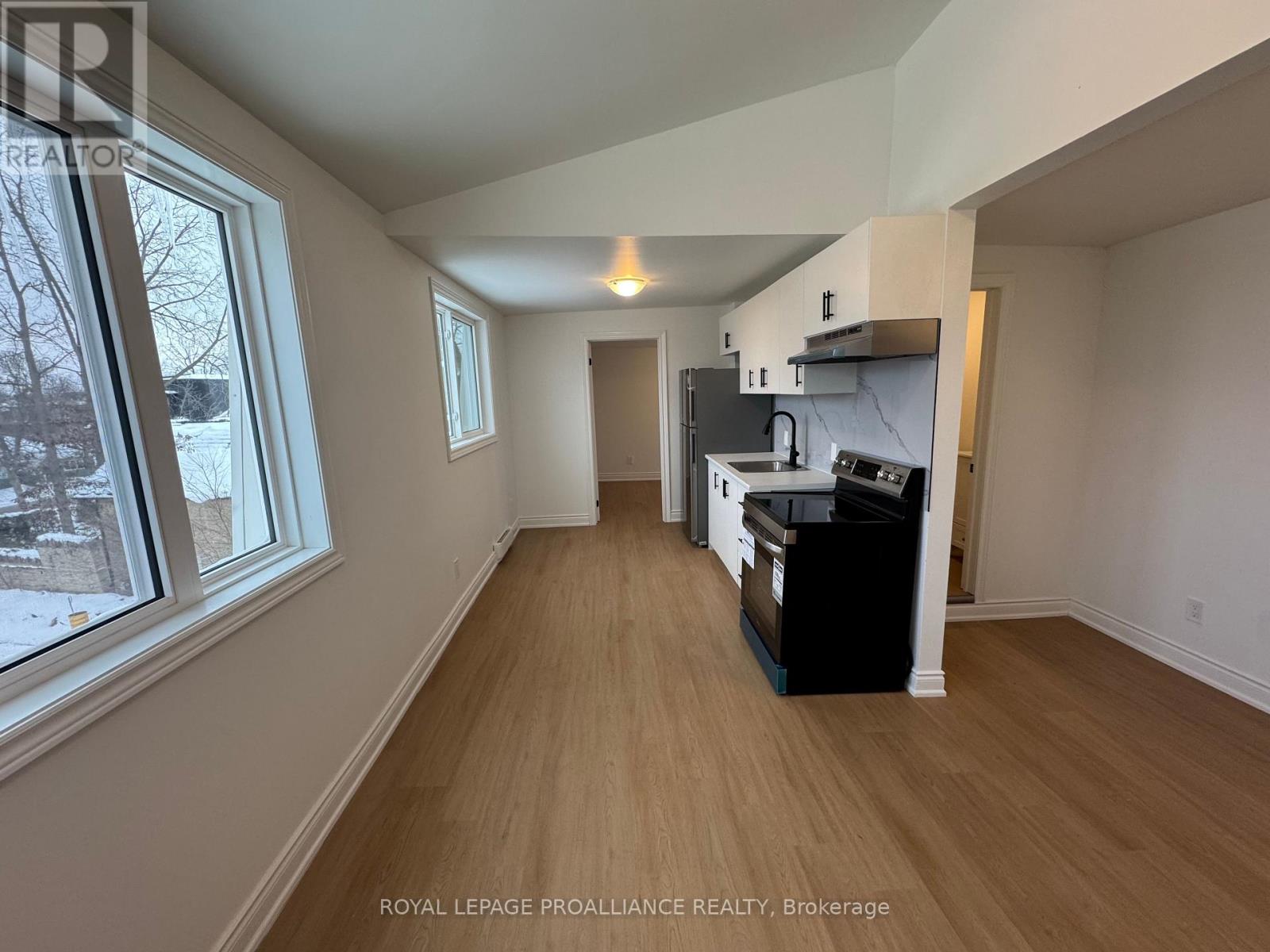 #5 - 380 Park Street N, Peterborough (Town Ward 3), Ontario  K9H 4P8 - Photo 6 - X12636792