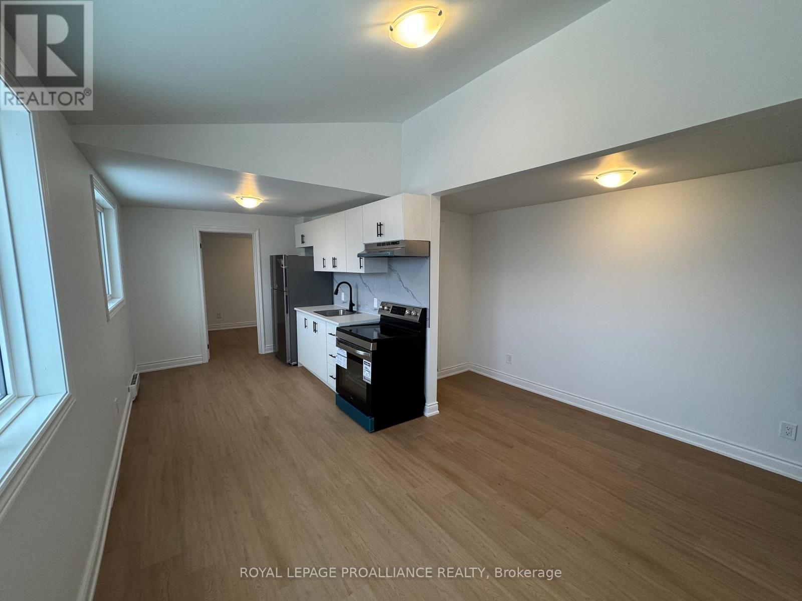 #5 - 380 Park Street N, Peterborough (Town Ward 3), Ontario  K9H 4P8 - Photo 7 - X12636792