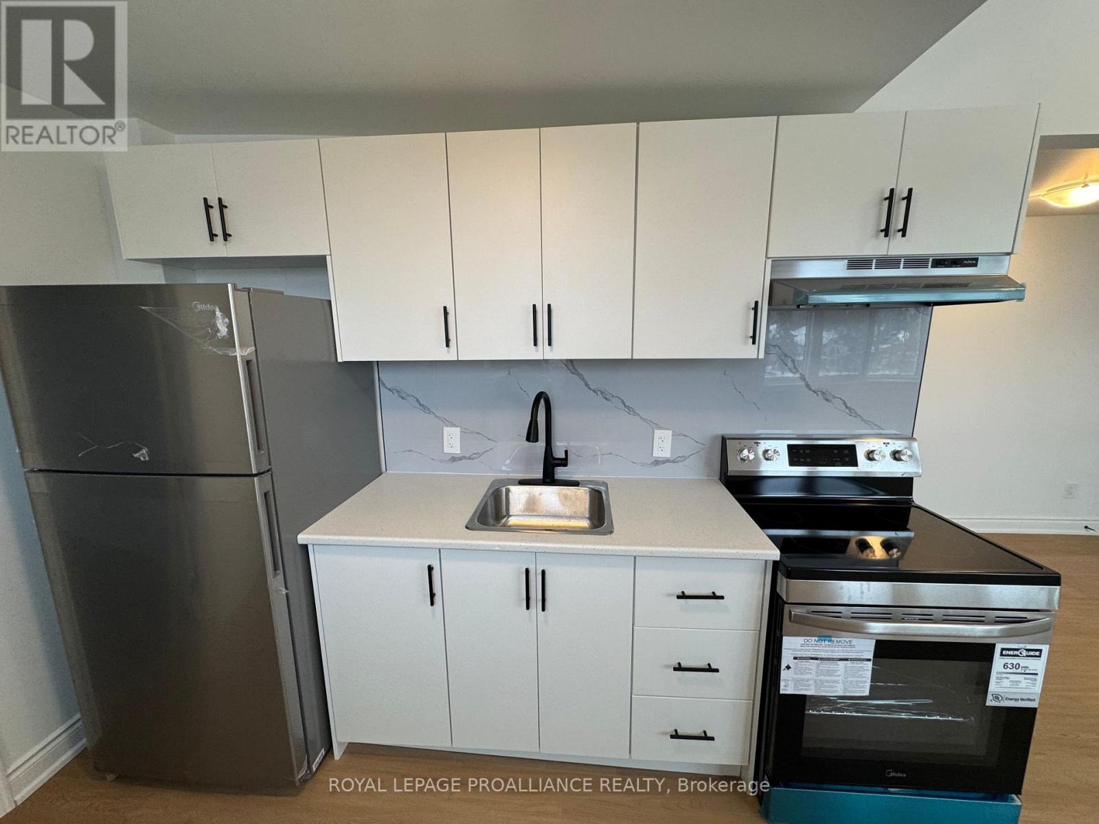 #5 - 380 Park Street N, Peterborough (Town Ward 3), Ontario  K9H 4P8 - Photo 8 - X12636792