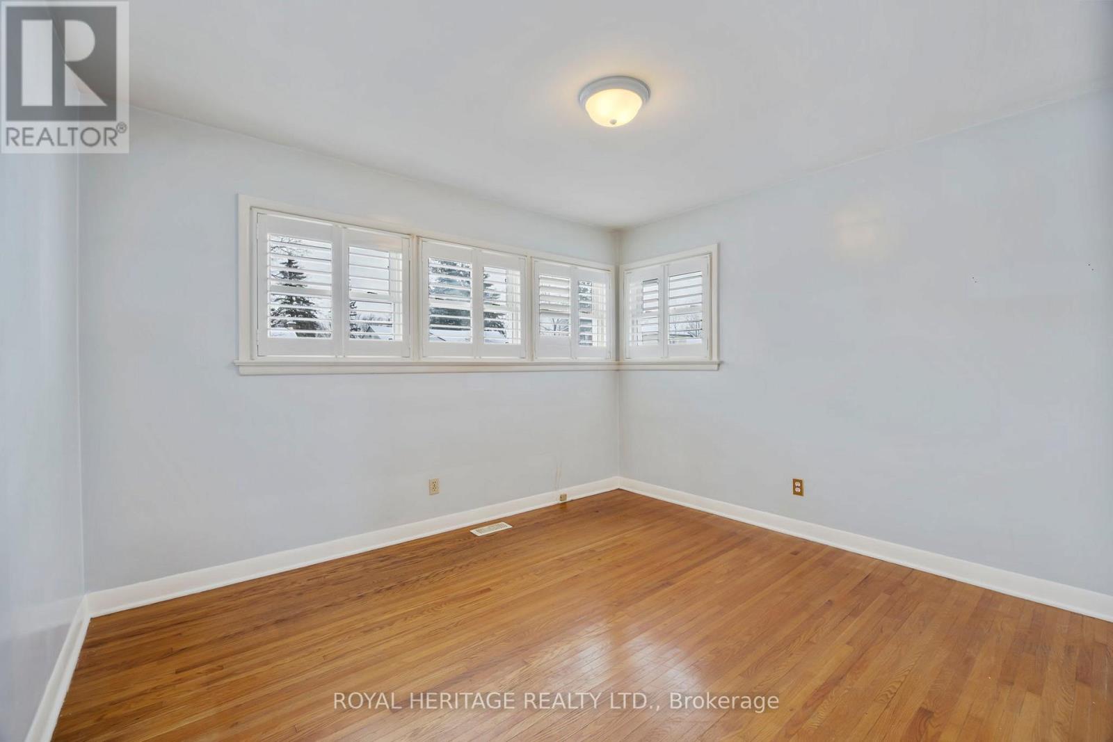 6 Sunset Court, Kawartha Lakes (Lindsay), Ontario  K9V 2S1 - Photo 19 - X12636864