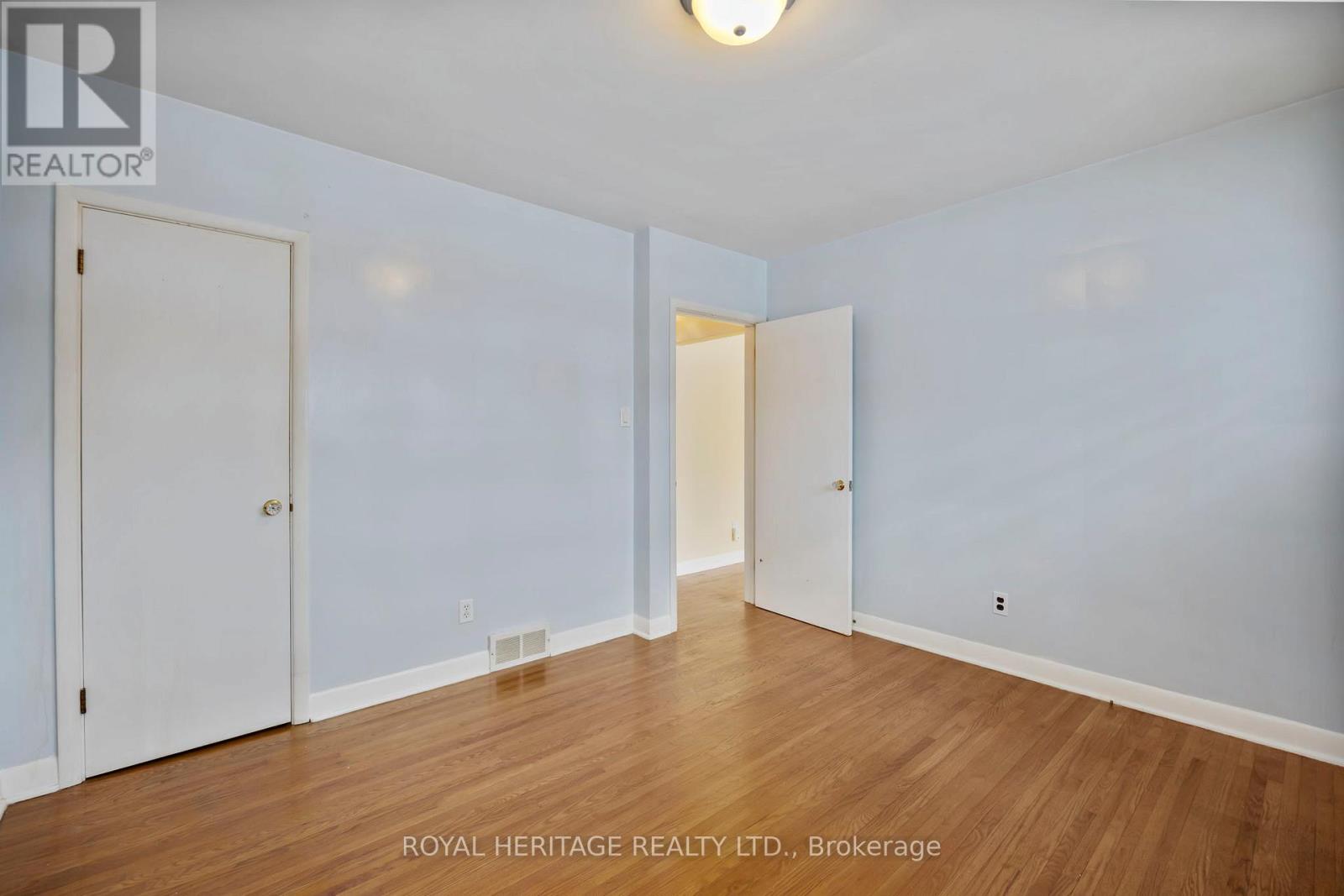 6 Sunset Court, Kawartha Lakes (Lindsay), Ontario  K9V 2S1 - Photo 20 - X12636864