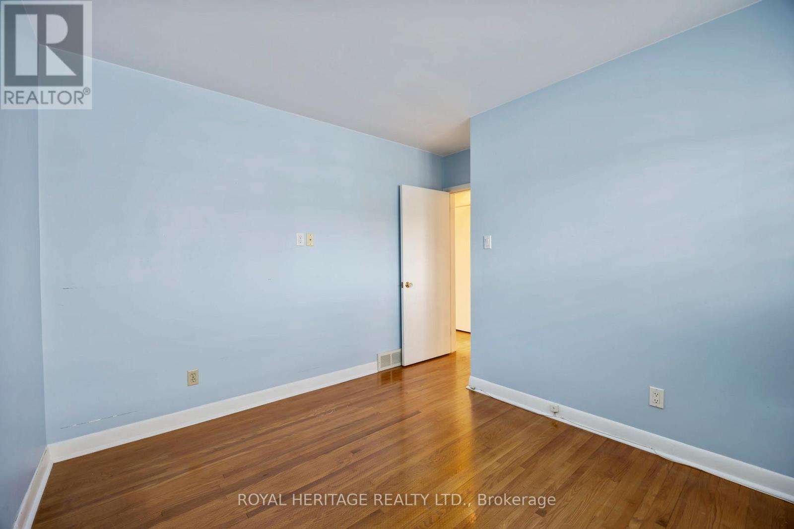 6 Sunset Court, Kawartha Lakes (Lindsay), Ontario  K9V 2S1 - Photo 24 - X12636864