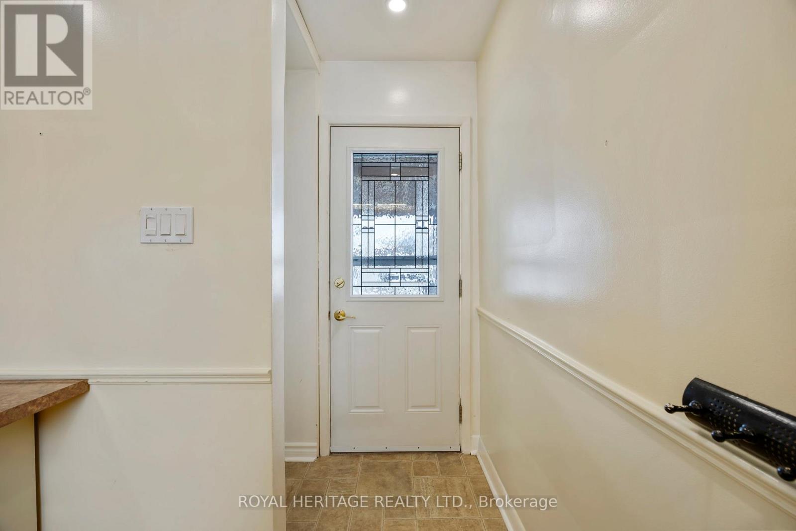 6 Sunset Court, Kawartha Lakes (Lindsay), Ontario  K9V 2S1 - Photo 26 - X12636864