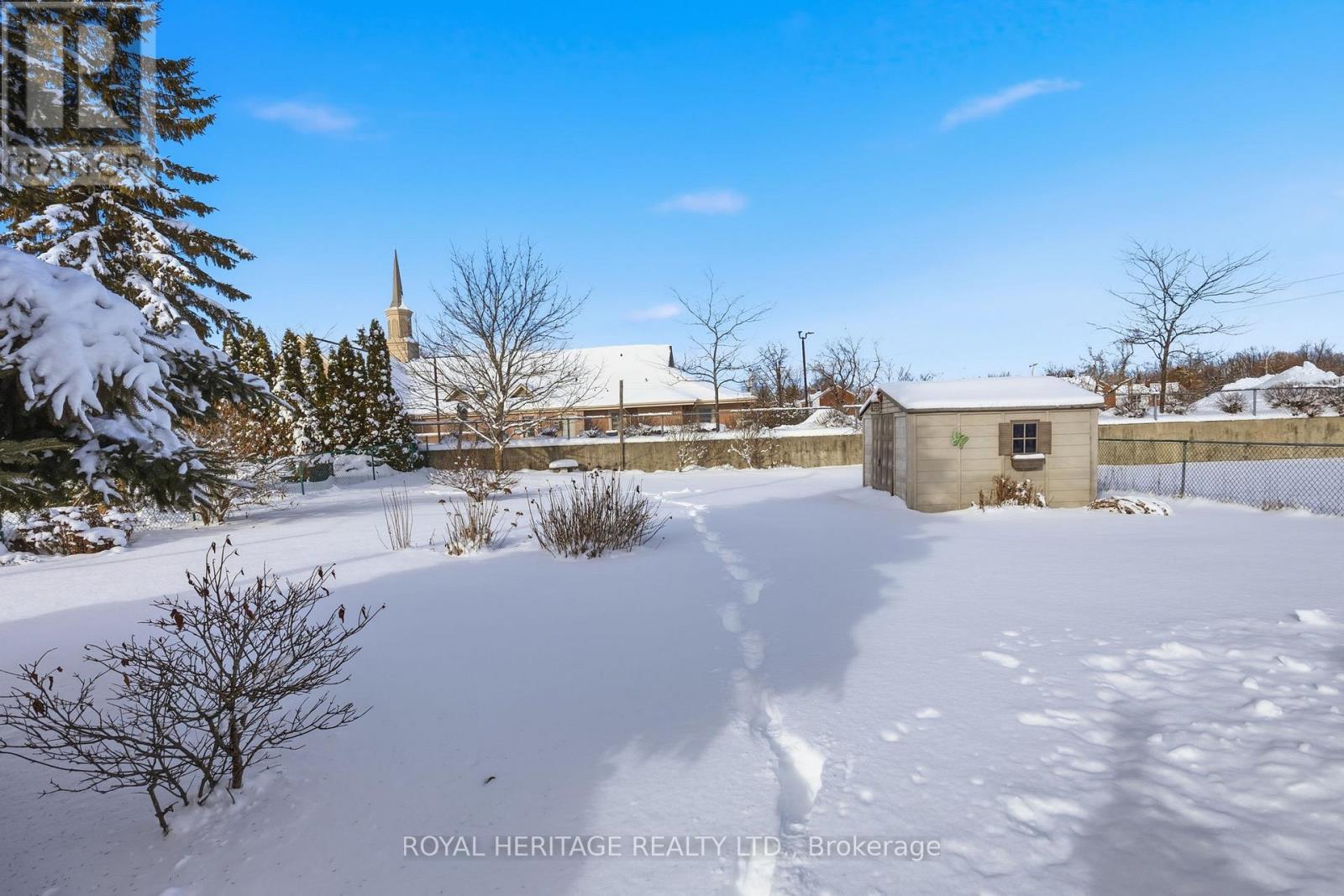 6 Sunset Court, Kawartha Lakes (Lindsay), Ontario  K9V 2S1 - Photo 38 - X12636864