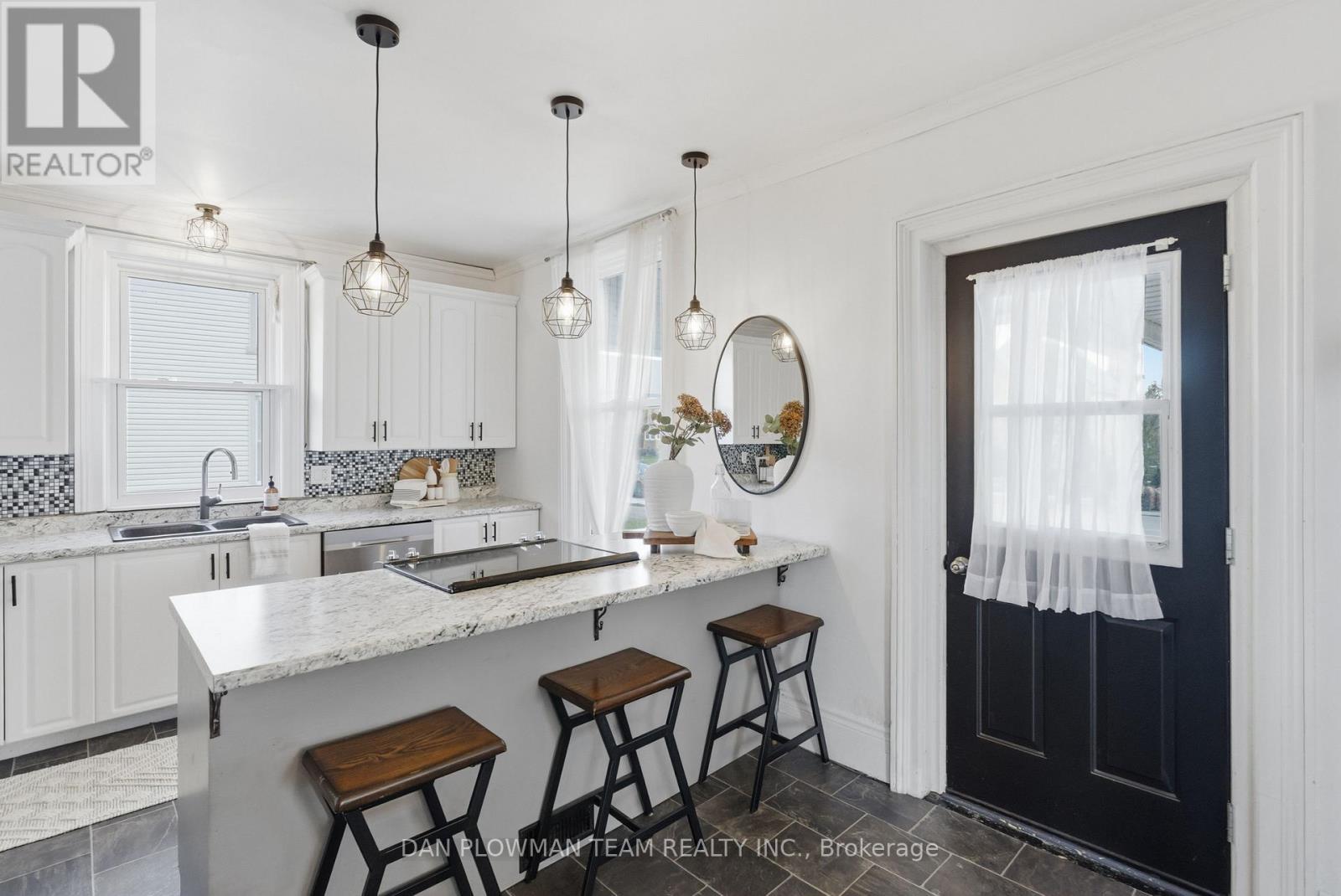 11 King Street W, Kawartha Lakes (Omemee), Ontario  K0L 2W0 - Photo 16 - X12637438