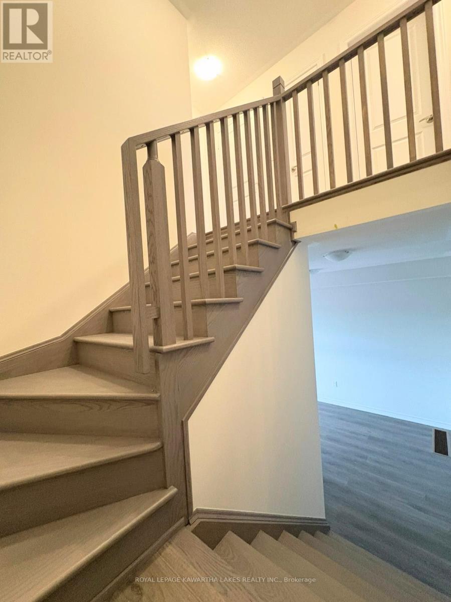 27 Hickey Lane, Kawartha Lakes (Lindsay), Ontario  K9V 0T3 - Photo 14 - X12638062