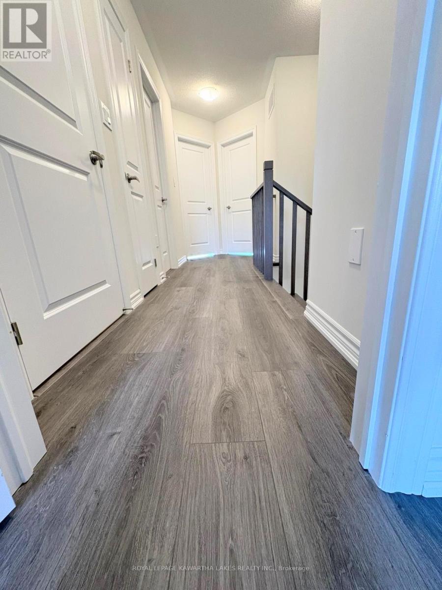 27 Hickey Lane, Kawartha Lakes (Lindsay), Ontario  K9V 0T3 - Photo 15 - X12638062