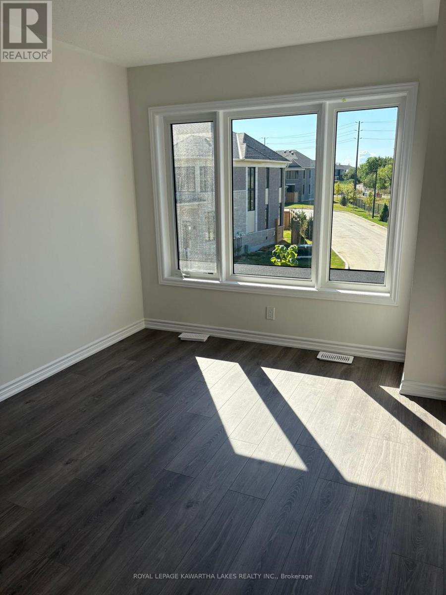 27 Hickey Lane, Kawartha Lakes (Lindsay), Ontario  K9V 0T3 - Photo 21 - X12638062