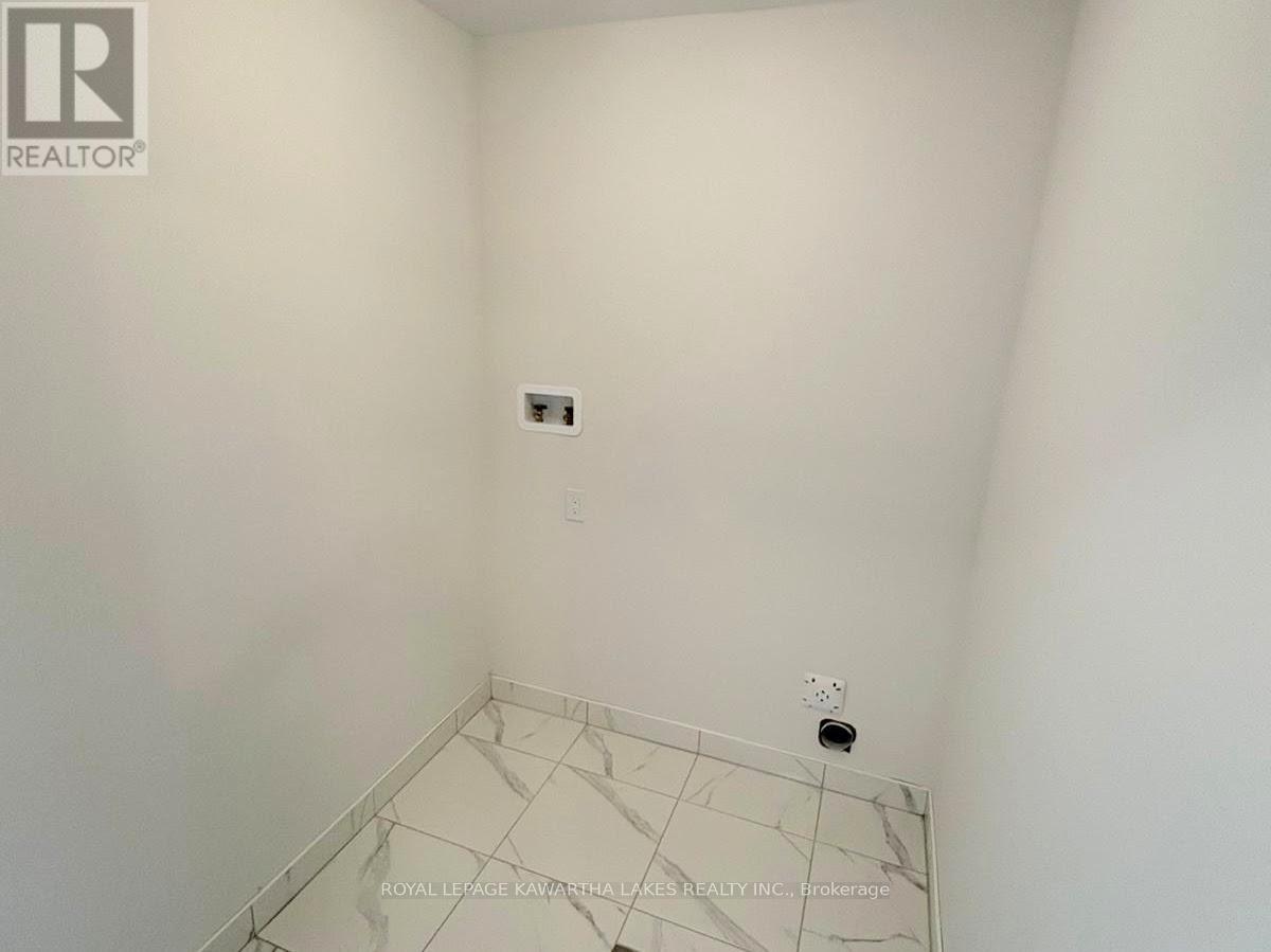 27 Hickey Lane, Kawartha Lakes (Lindsay), Ontario  K9V 0T3 - Photo 24 - X12638062