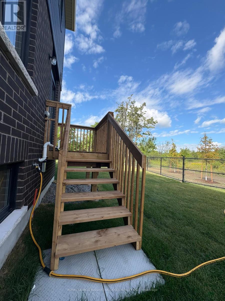 27 Hickey Lane, Kawartha Lakes (Lindsay), Ontario  K9V 0T3 - Photo 28 - X12638062