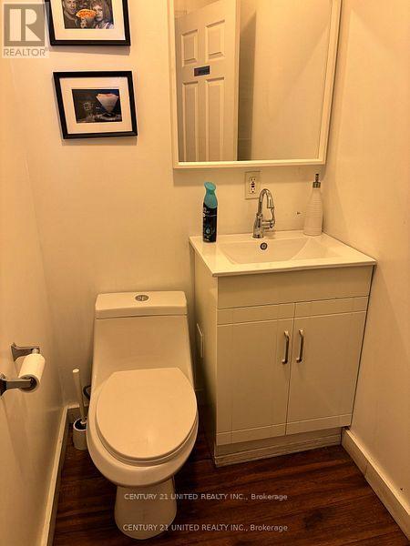 170 Hunter Street W, Peterborough (Town Ward 3), Ontario  K9H 2L2 - Photo 4 - X12638100