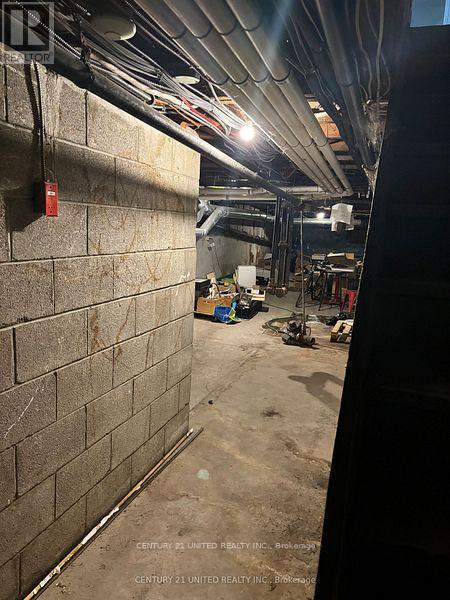 170 Hunter Street W, Peterborough (Town Ward 3), Ontario  K9H 2L2 - Photo 5 - X12638100