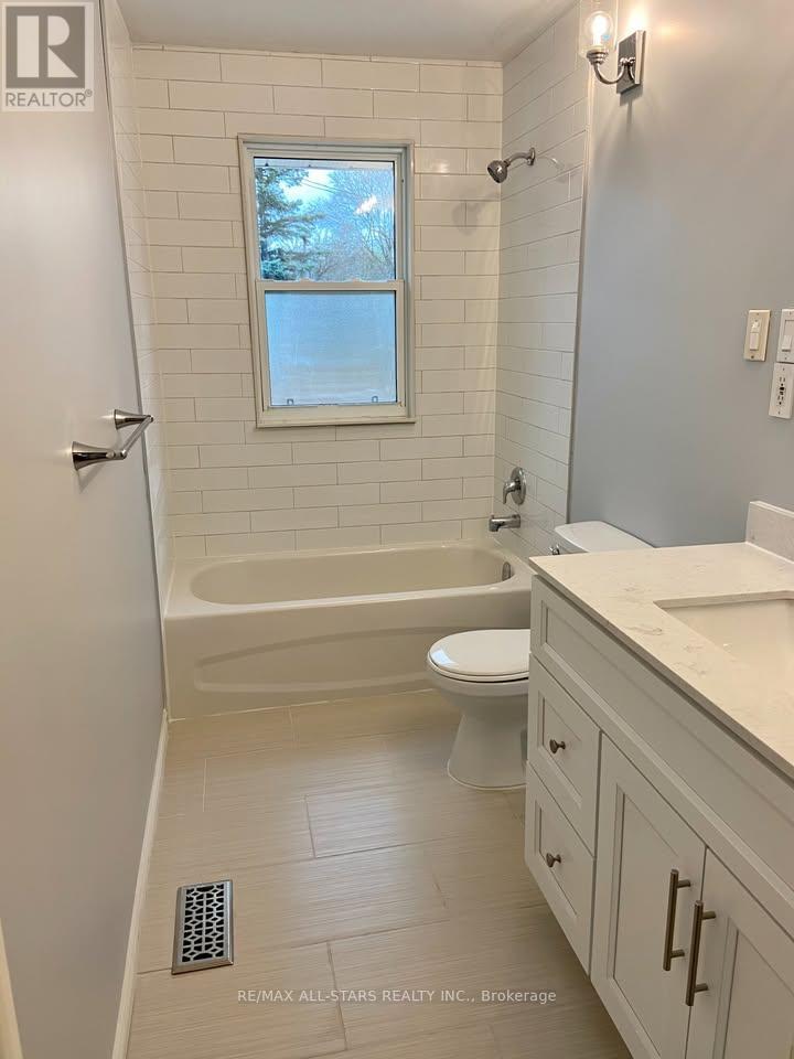 9 Cluxton Street, Peterborough (Northcrest Ward 5), Ontario  K9H 4Y9 - Photo 4 - X12638514