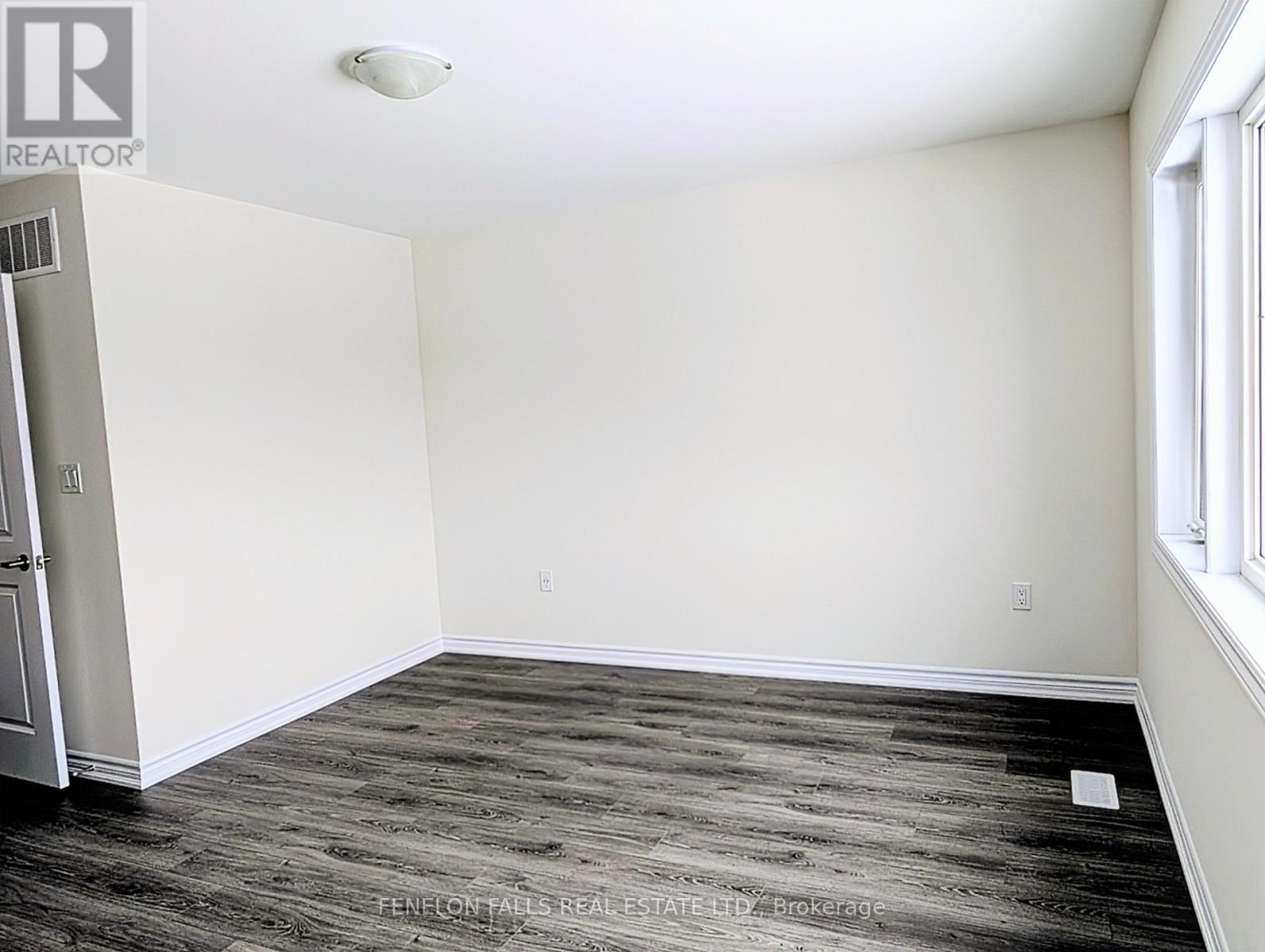 25 Hickey Lane, Kawartha Lakes (Lindsay), Ontario  K9V 0T3 - Photo 13 - X12639802