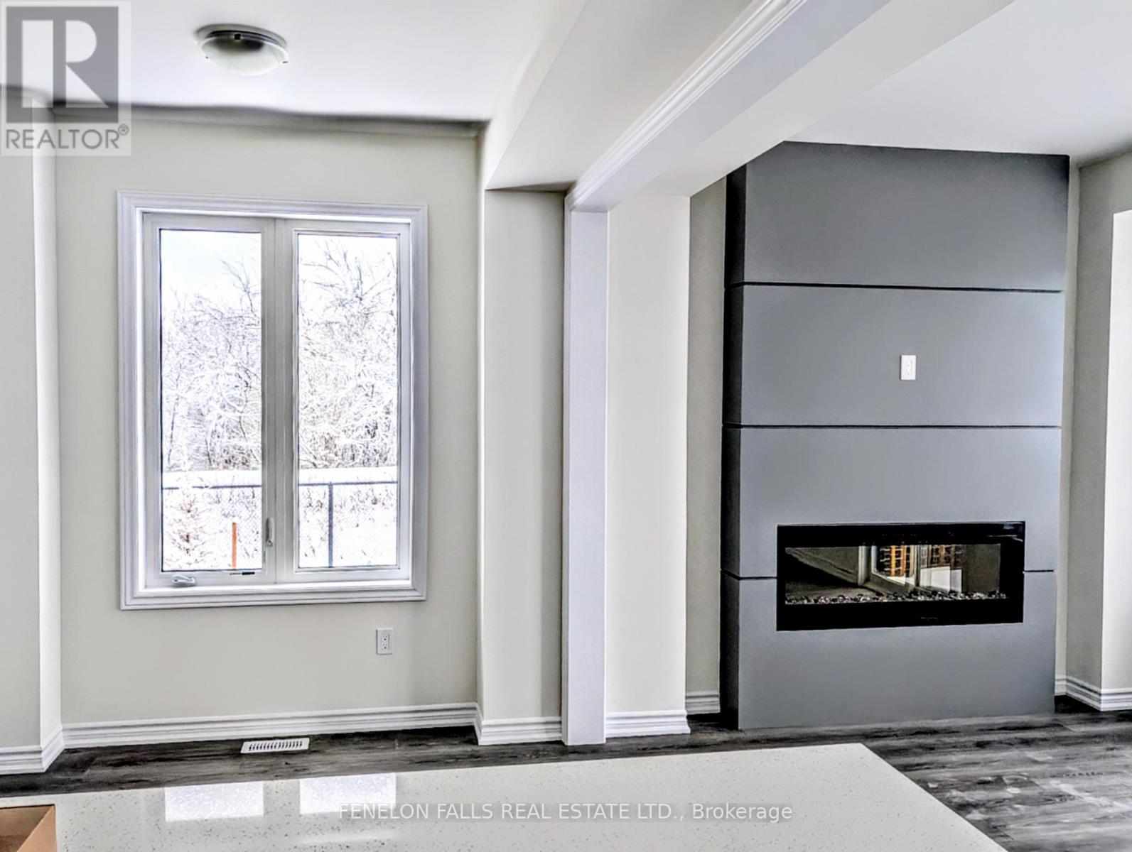 25 Hickey Lane, Kawartha Lakes (Lindsay), Ontario  K9V 0T3 - Photo 4 - X12639802