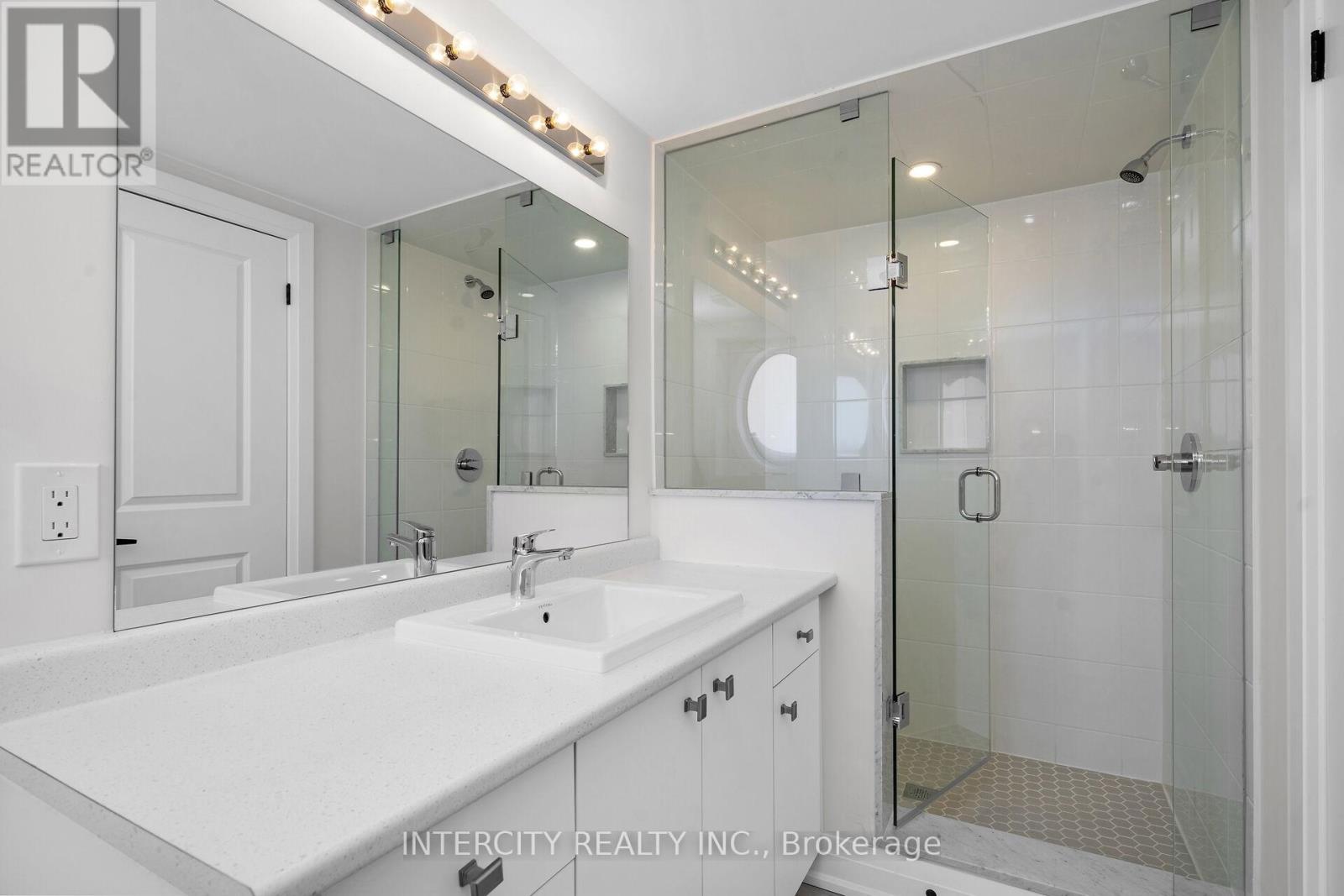 Unit 20 - 79 Marret Lane, Clarington (Newcastle), Ontario  L1B 1J2 - Photo 21 - E12640562