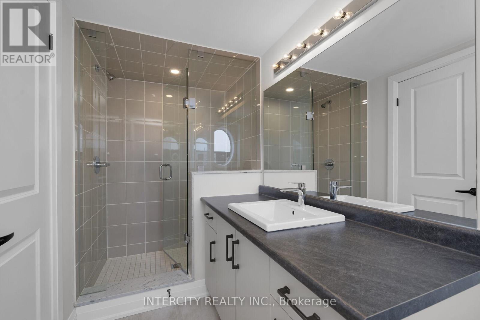 Unit 5 - 19 Marret Lane, Clarington (Newcastle), Ontario  L1B 1J2 - Photo 21 - E12640568