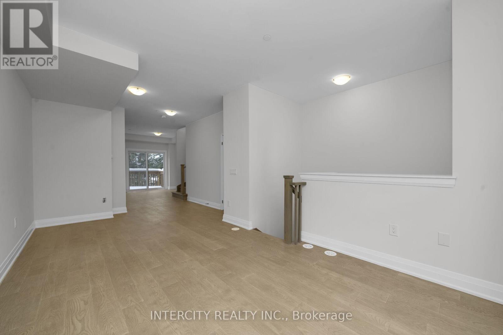 Unit 5 - 19 Marret Lane, Clarington (Newcastle), Ontario  L1B 1J2 - Photo 3 - E12640568