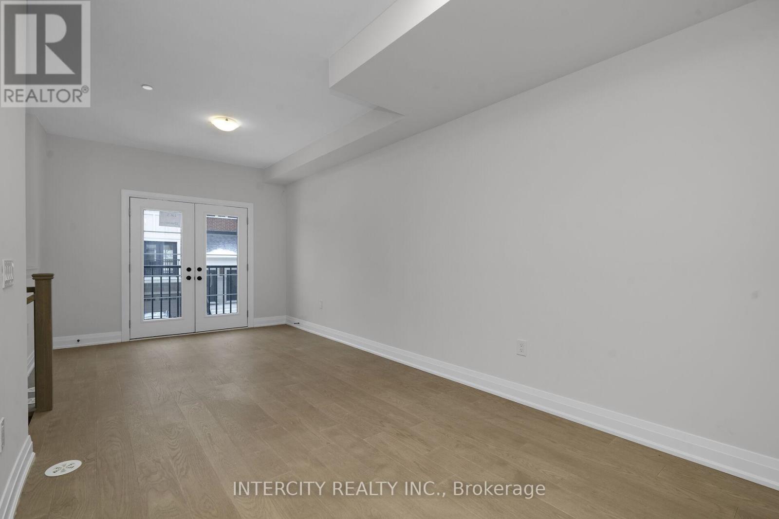 Unit 5 - 19 Marret Lane, Clarington (Newcastle), Ontario  L1B 1J2 - Photo 4 - E12640568