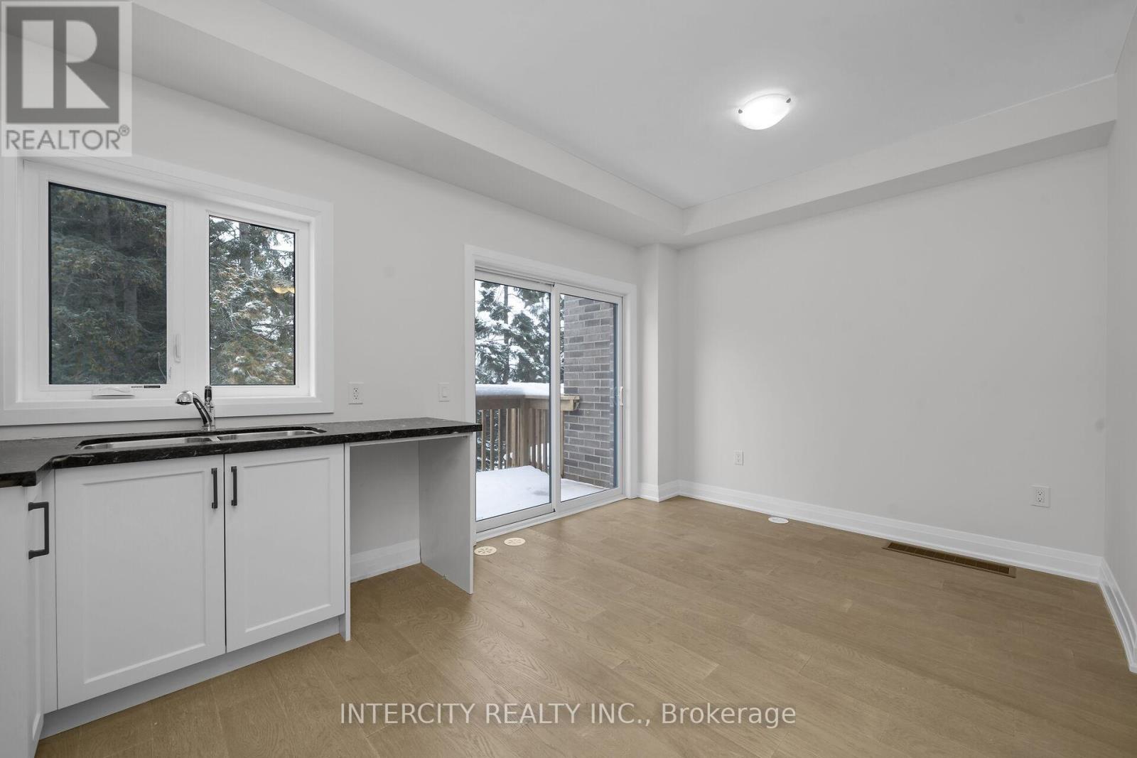 Unit 5 - 19 Marret Lane, Clarington (Newcastle), Ontario  L1B 1J2 - Photo 8 - E12640568