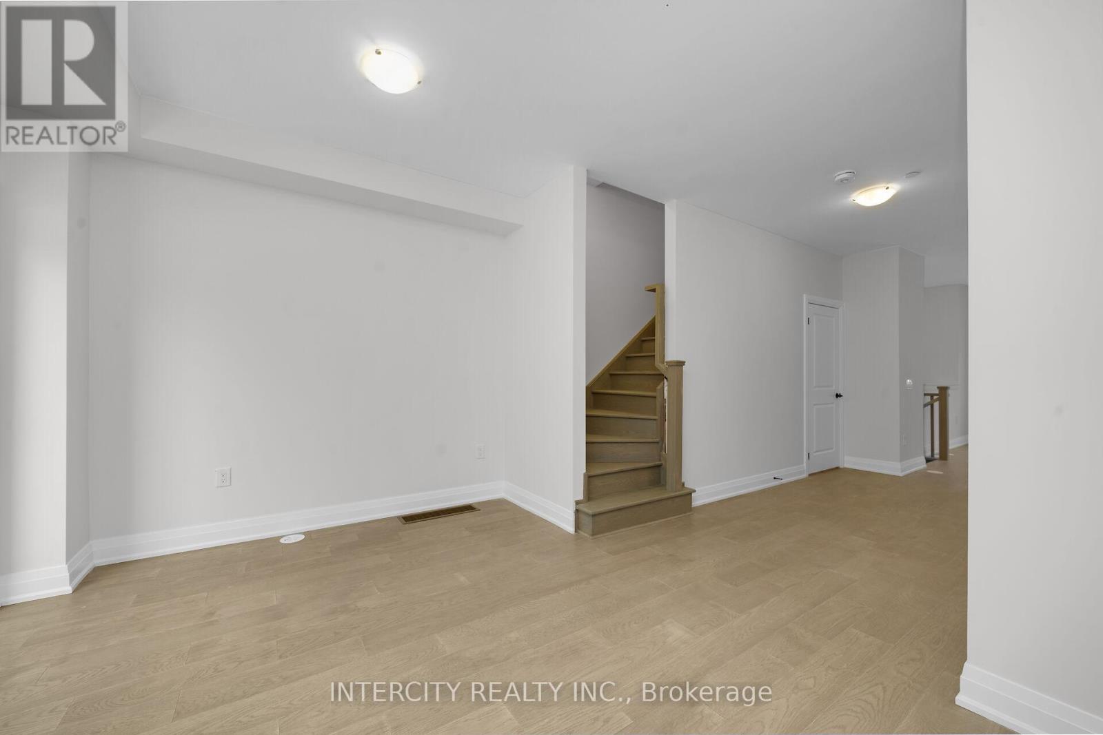 Unit 5 - 19 Marret Lane, Clarington (Newcastle), Ontario  L1B 1J2 - Photo 9 - E12640568