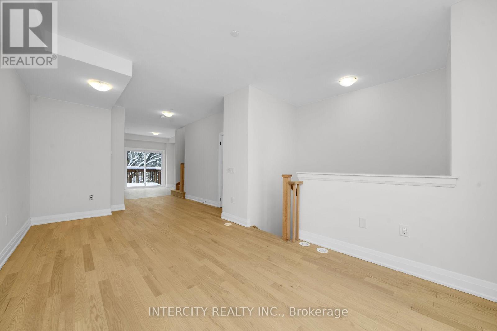 Unit 11 - 43 Marret Lane, Clarington (Newcastle), Ontario  L1B 1J2 - Photo 3 - E12640570