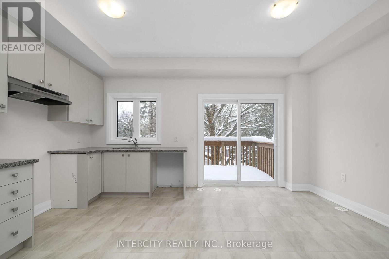 Unit 11 - 43 Marret Lane, Clarington (Newcastle), Ontario  L1B 1J2 - Photo 5 - E12640570