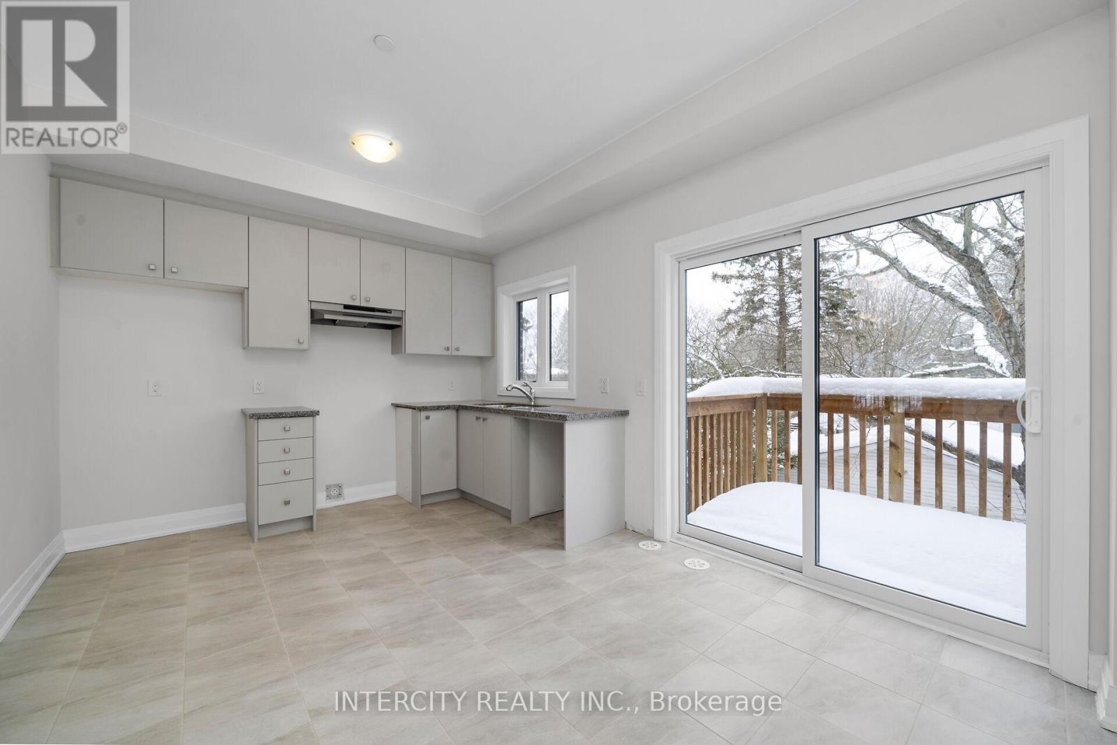Unit 11 - 43 Marret Lane, Clarington (Newcastle), Ontario  L1B 1J2 - Photo 6 - E12640570
