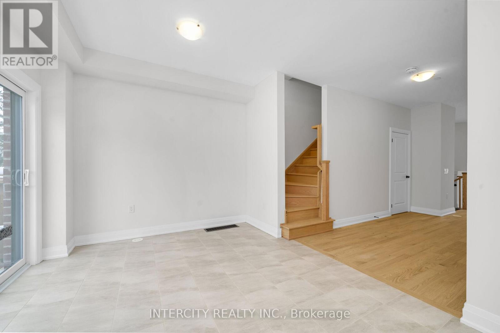 Unit 11 - 43 Marret Lane, Clarington (Newcastle), Ontario  L1B 1J2 - Photo 9 - E12640570