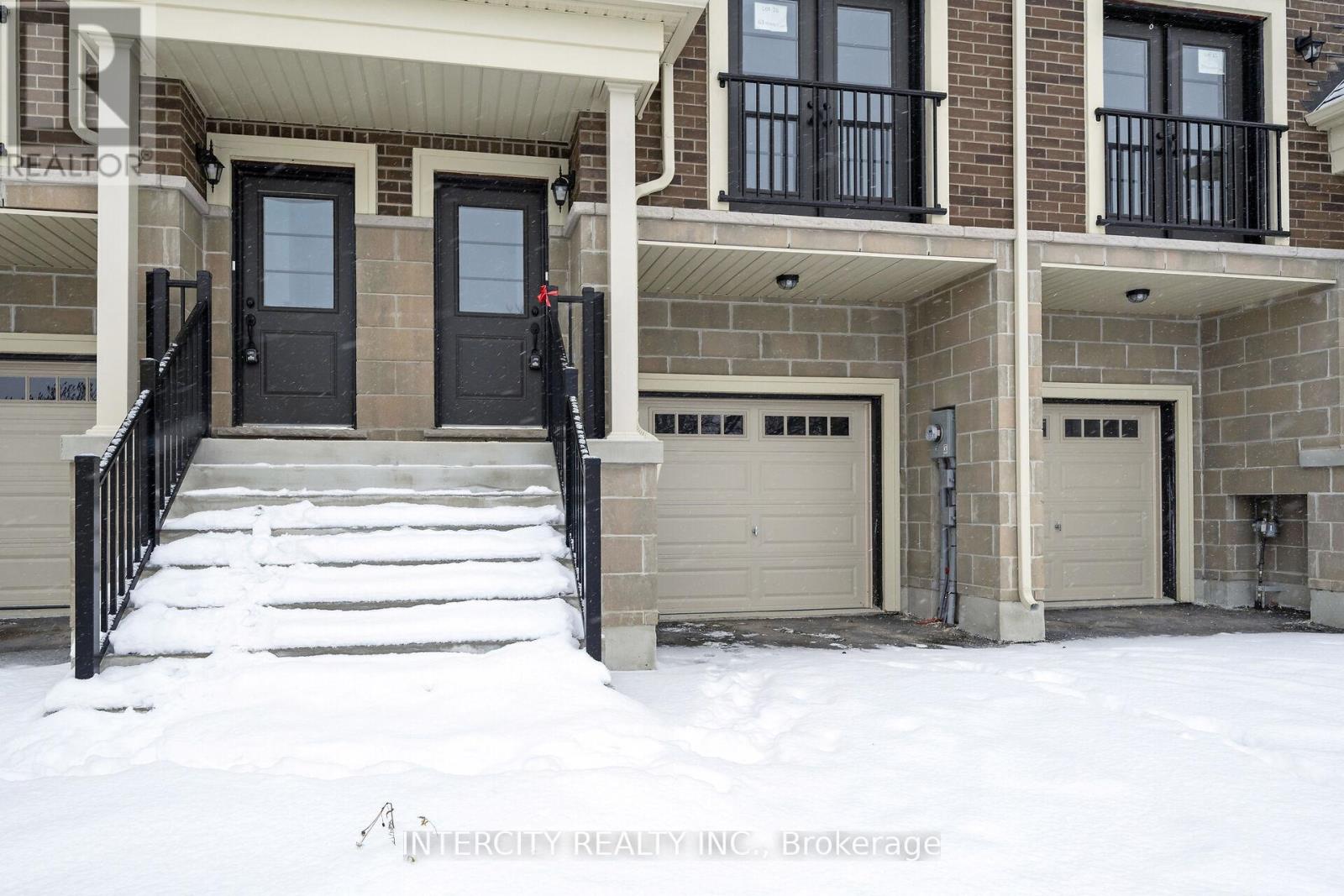 Unit 16 - 63 Marret Lane, Clarington (Newcastle), Ontario  L1B 1J2 - Photo 2 - E12640572