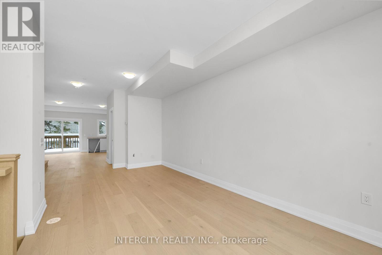 Unit 16 - 63 Marret Lane, Clarington (Newcastle), Ontario  L1B 1J2 - Photo 3 - E12640572