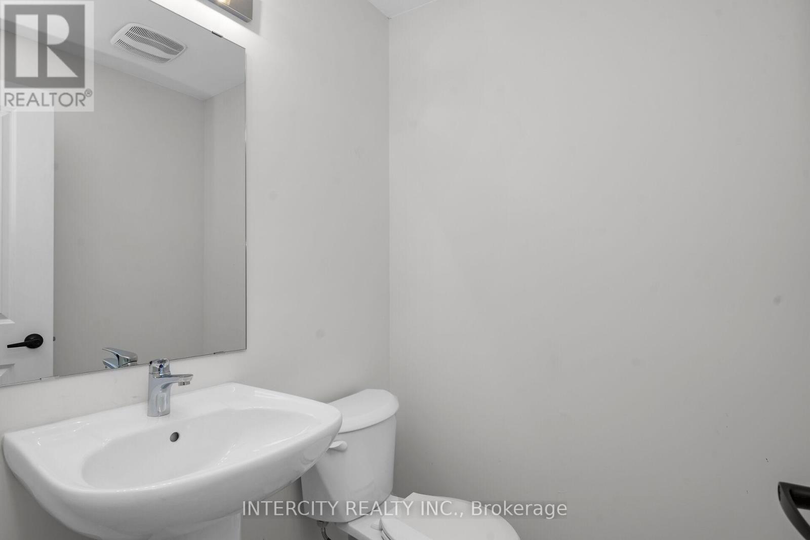 Unit 10 - 39 Marret Lane, Clarington (Newcastle), Ontario  L1B 1J2 - Photo 11 - E12640582