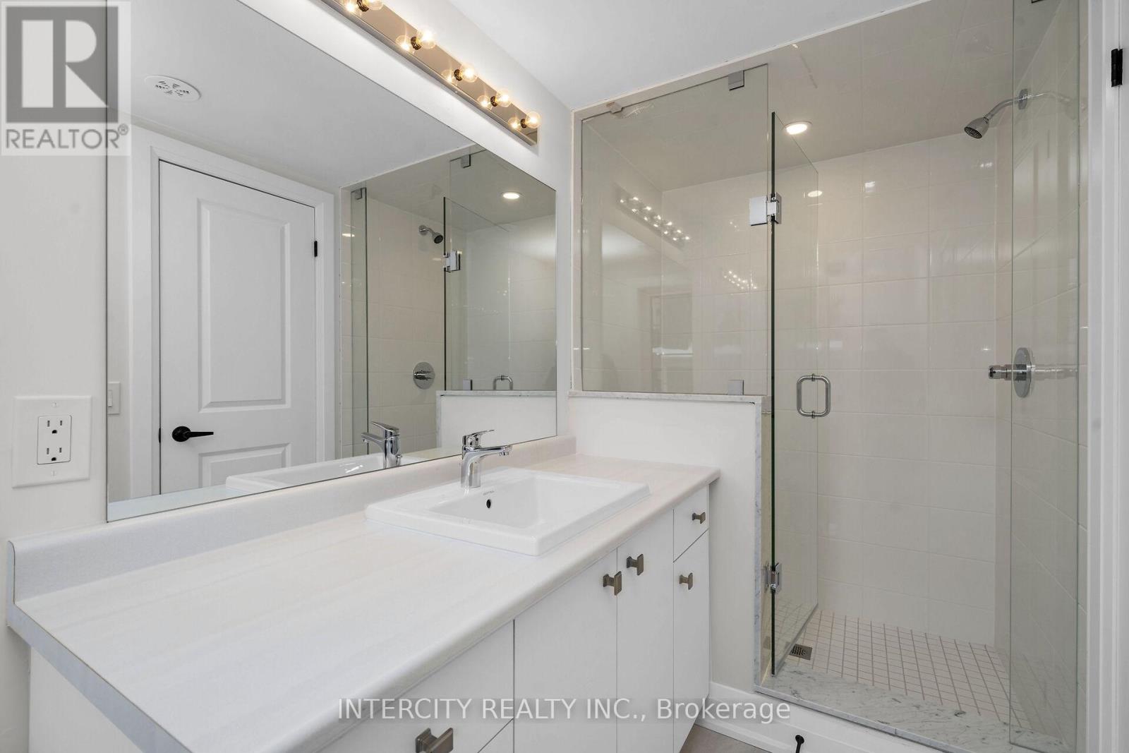 Unit 10 - 39 Marret Lane, Clarington (Newcastle), Ontario  L1B 1J2 - Photo 18 - E12640582