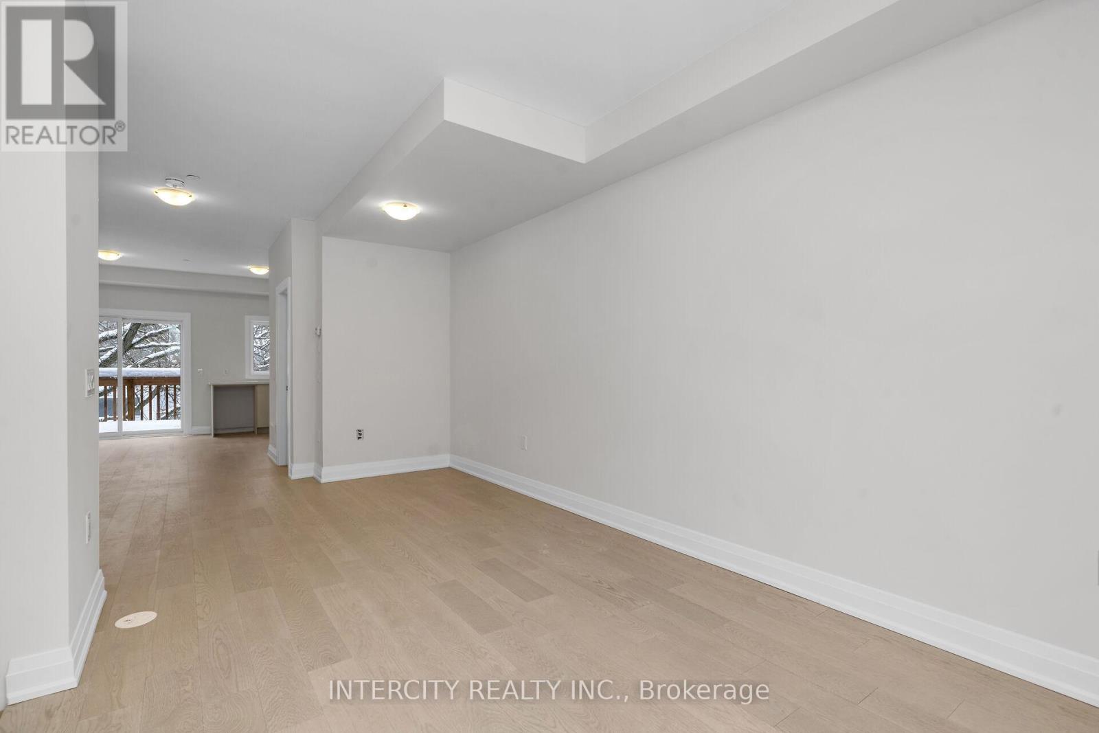 Unit 10 - 39 Marret Lane, Clarington (Newcastle), Ontario  L1B 1J2 - Photo 3 - E12640582