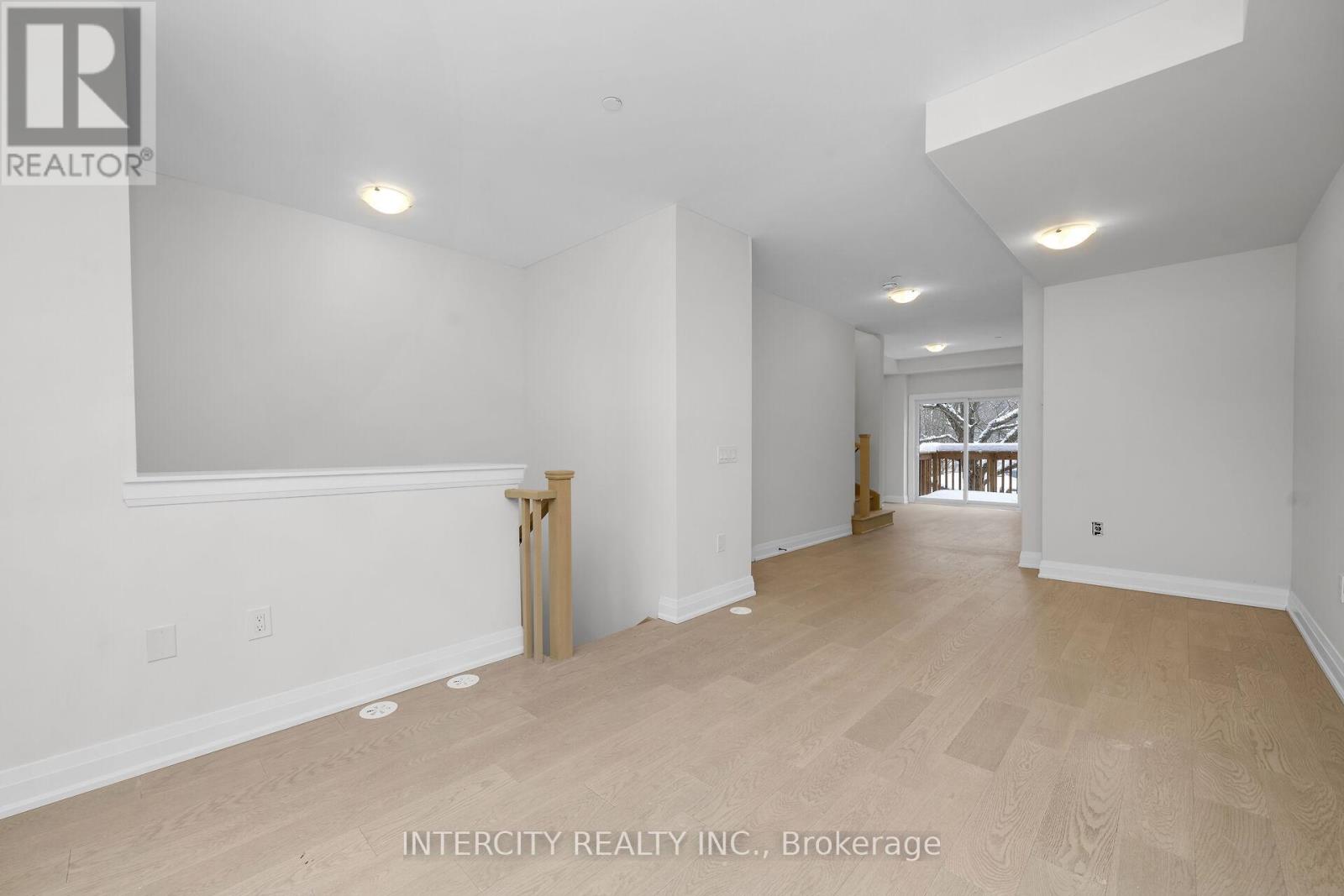 Unit 10 - 39 Marret Lane, Clarington (Newcastle), Ontario  L1B 1J2 - Photo 4 - E12640582