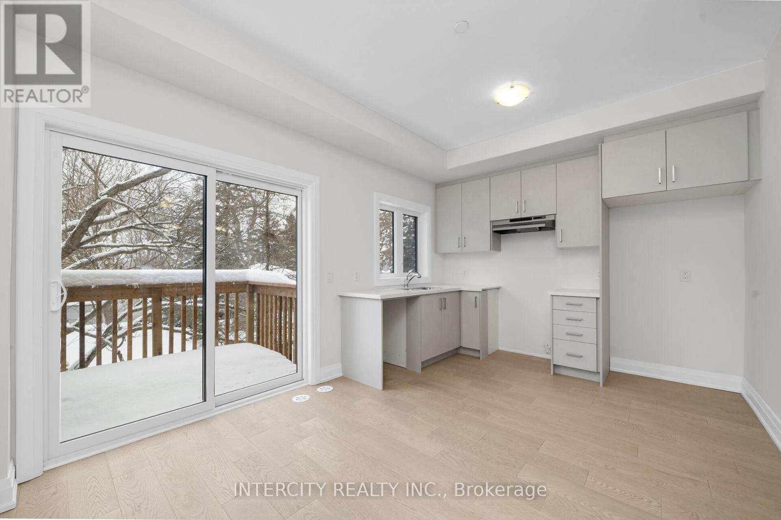 Unit 10 - 39 Marret Lane, Clarington (Newcastle), Ontario  L1B 1J2 - Photo 7 - E12640582