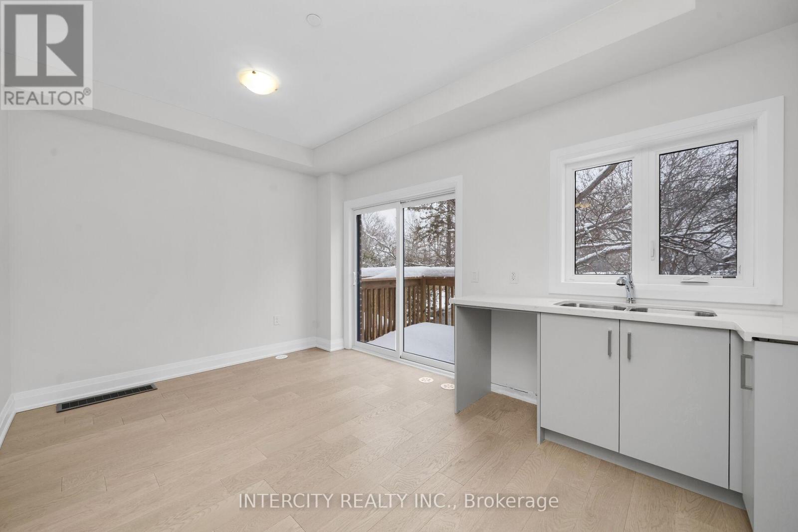 Unit 10 - 39 Marret Lane, Clarington (Newcastle), Ontario  L1B 1J2 - Photo 9 - E12640582