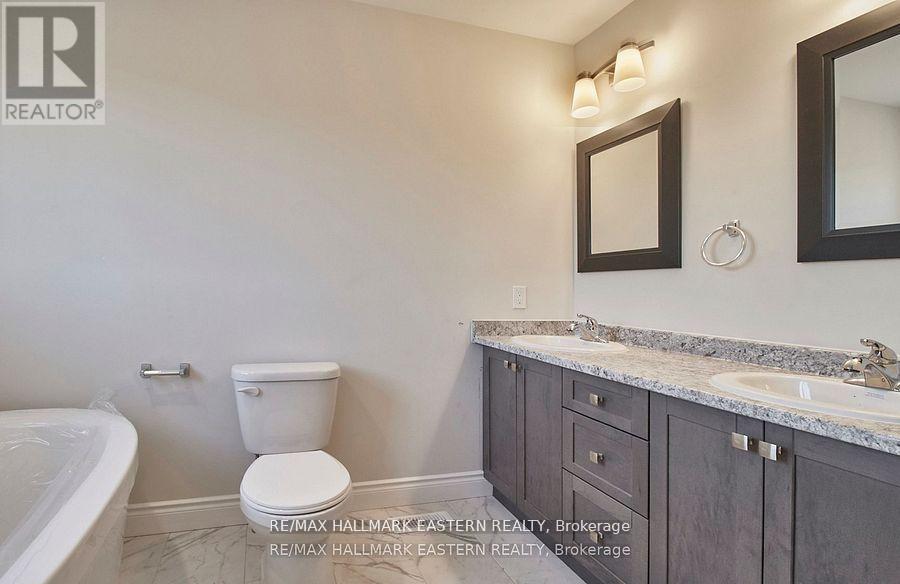 37 Coldbrook Drive, Cavan Monaghan (Millbrook Village), Ontario  L0A 1G0 - Photo 26 - X12641420