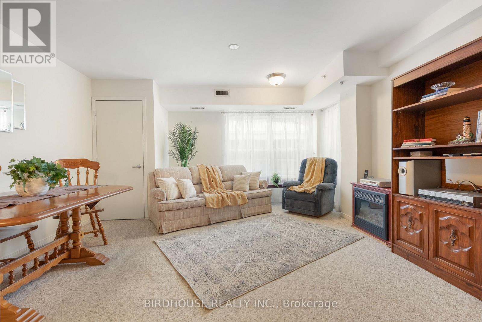 312 - 8 Huron Street, Kawartha Lakes (Lindsay), Ontario  K9V 6K3 - Photo 11 - X12642460