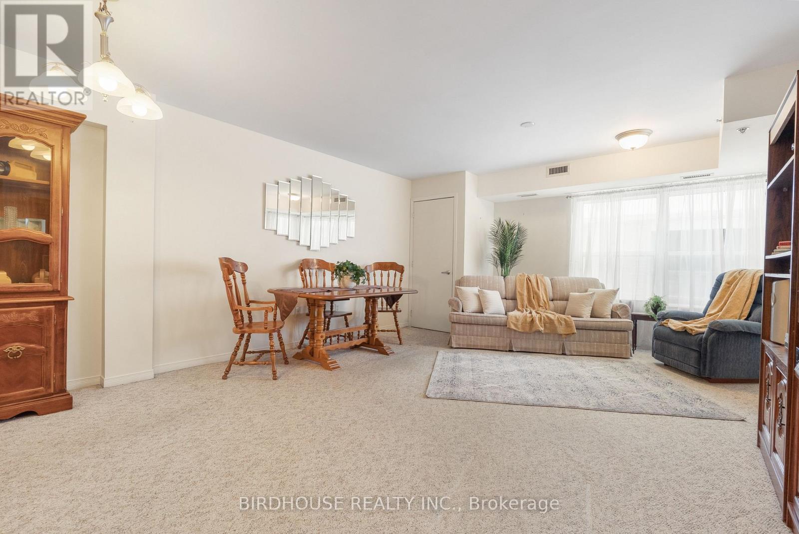 312 - 8 Huron Street, Kawartha Lakes (Lindsay), Ontario  K9V 6K3 - Photo 12 - X12642460