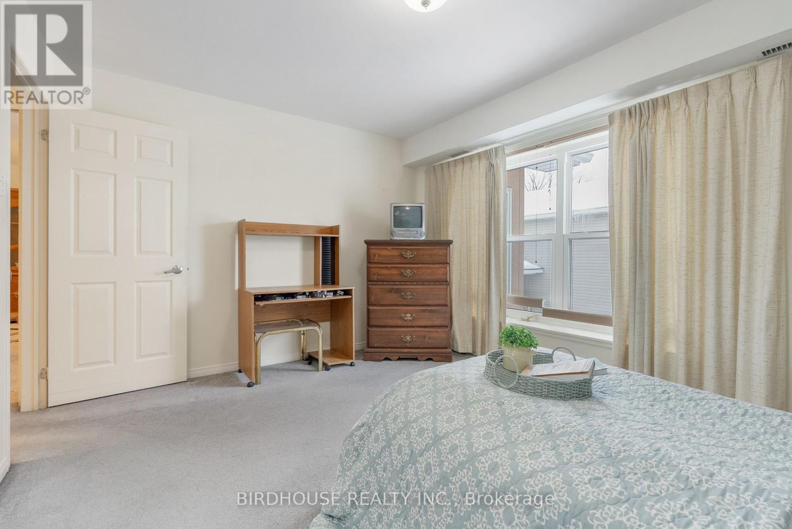 312 - 8 Huron Street, Kawartha Lakes (Lindsay), Ontario  K9V 6K3 - Photo 18 - X12642460