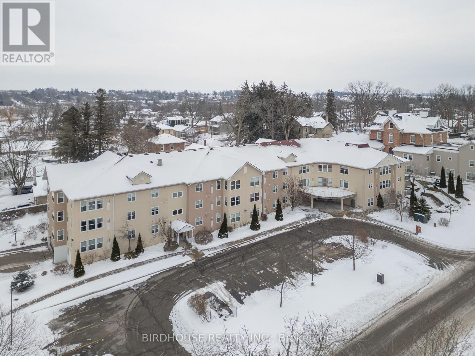 312 - 8 Huron Street, Kawartha Lakes (Lindsay), Ontario  K9V 6K3 - Photo 2 - X12642460