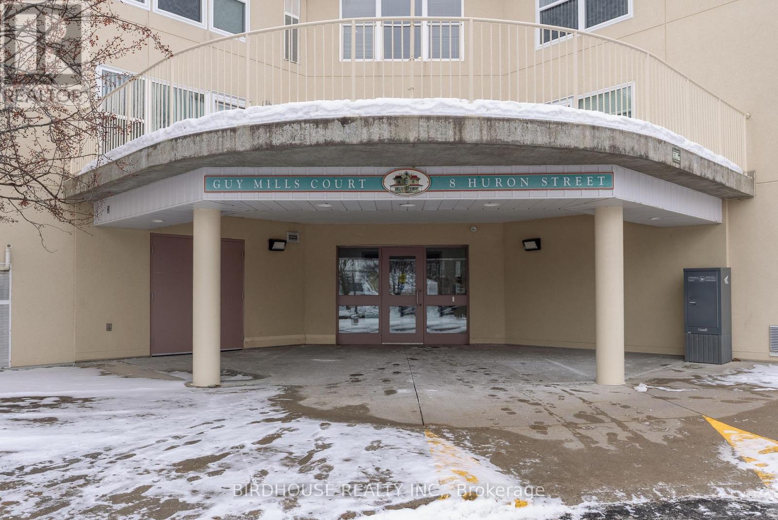 312 - 8 Huron Street, Kawartha Lakes (Lindsay), Ontario  K9V 6K3 - Photo 4 - X12642460