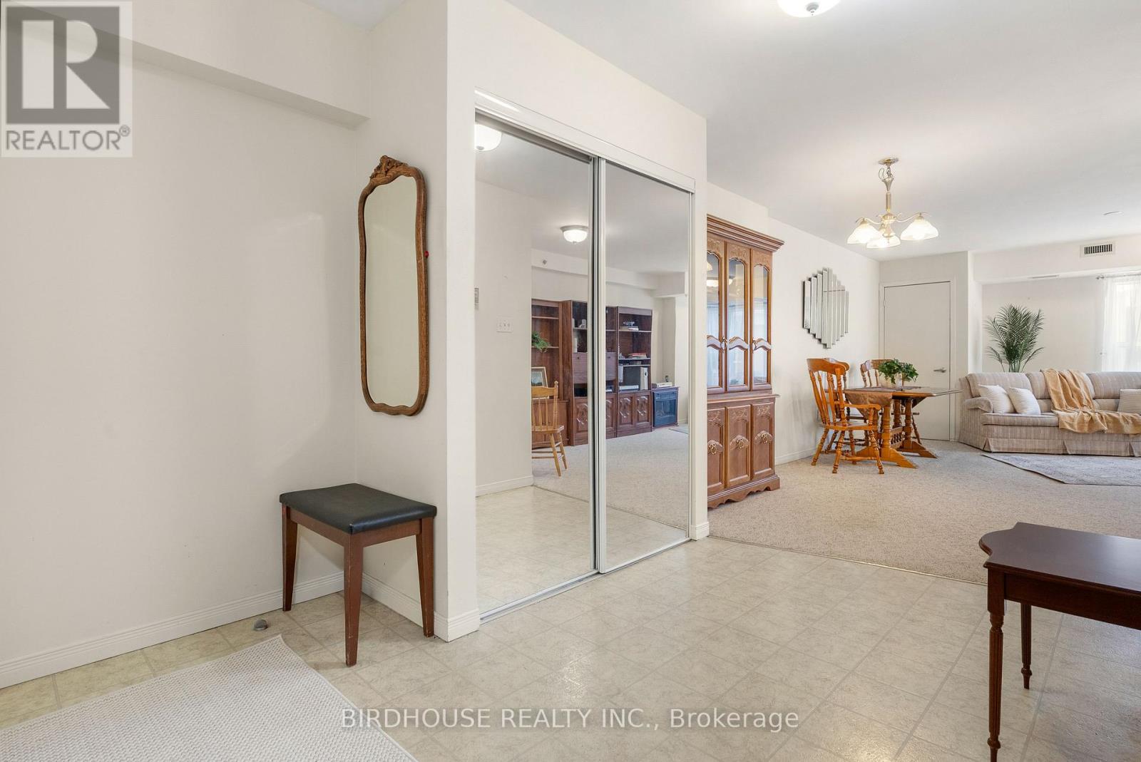 312 - 8 Huron Street, Kawartha Lakes (Lindsay), Ontario  K9V 6K3 - Photo 6 - X12642460