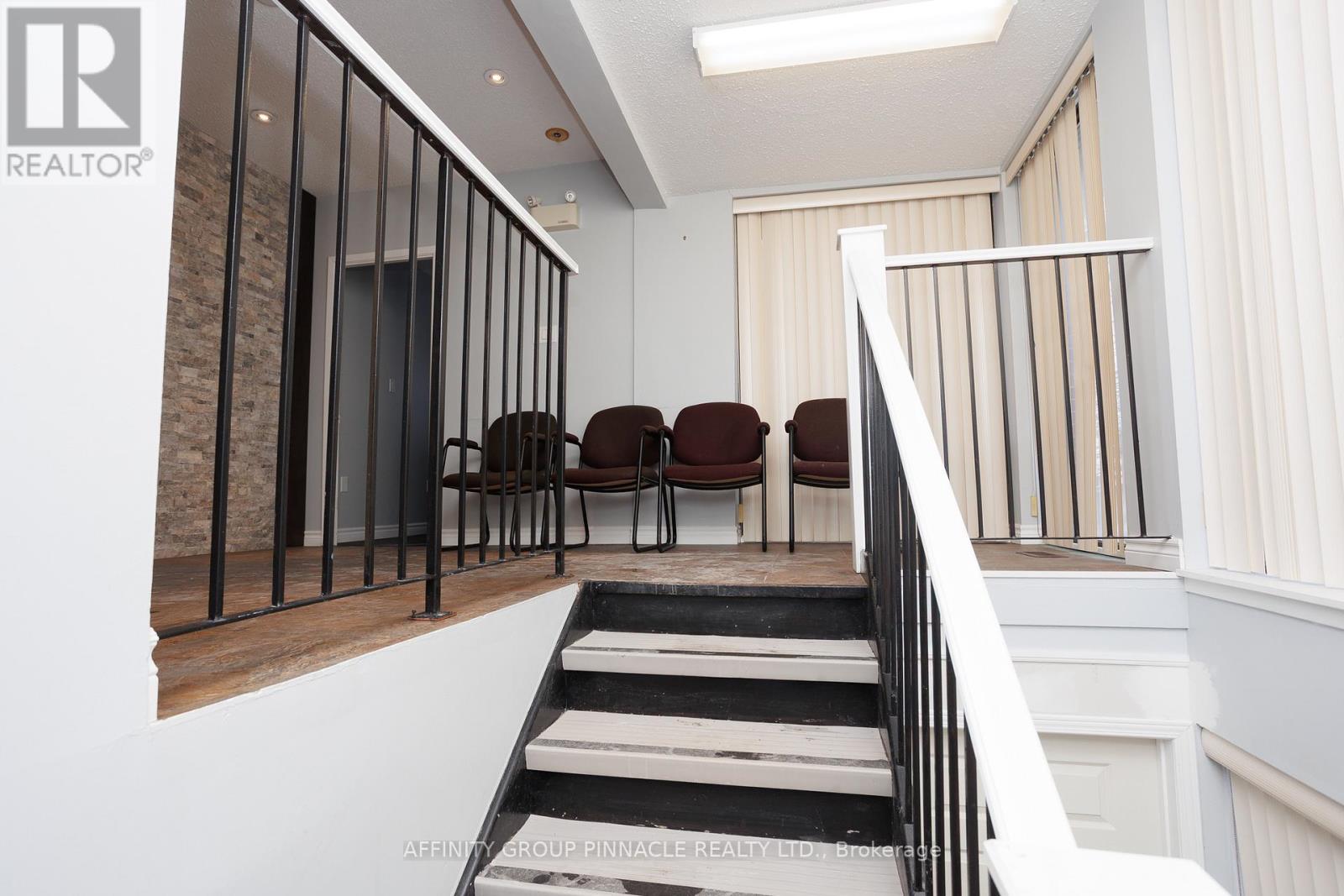 47 Lindsay Street S, Kawartha Lakes (Lindsay), Ontario  K9V 2M1 - Photo 10 - X12642682