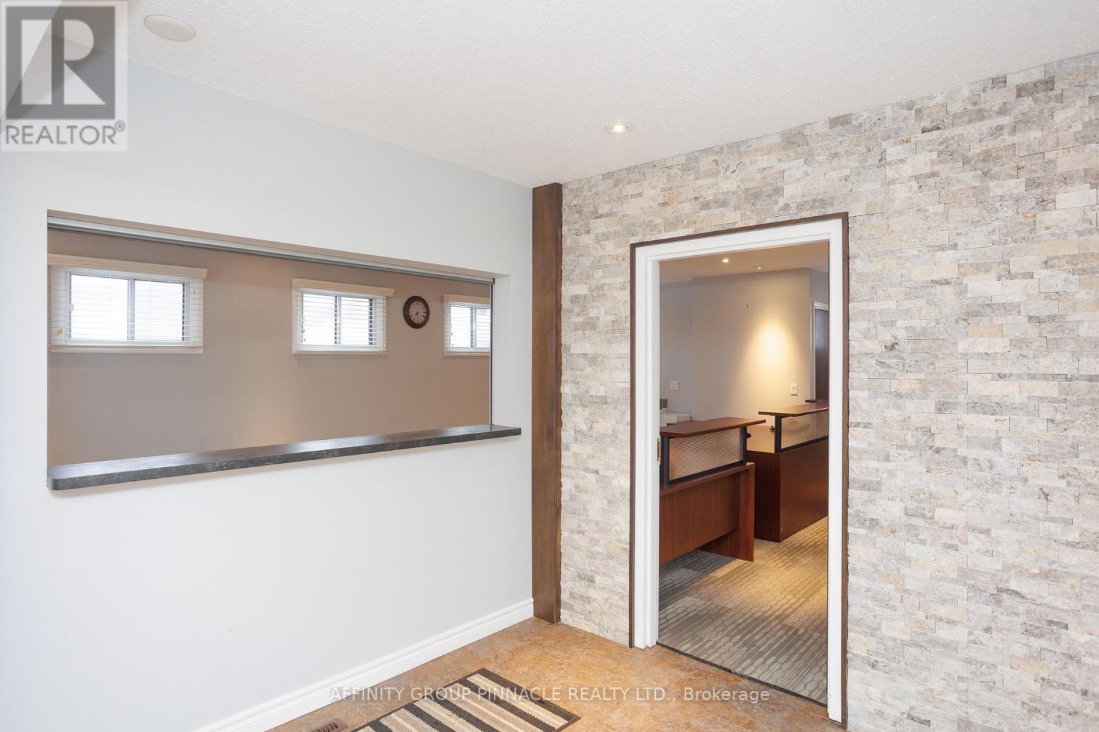 47 Lindsay Street S, Kawartha Lakes (Lindsay), Ontario  K9V 2M1 - Photo 13 - X12642682