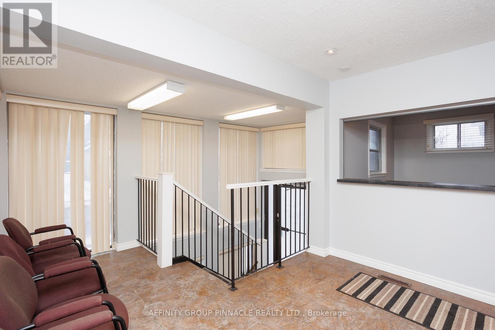 47 Lindsay Street S, Kawartha Lakes (Lindsay), Ontario  K9V 2M1 - Photo 16 - X12642682