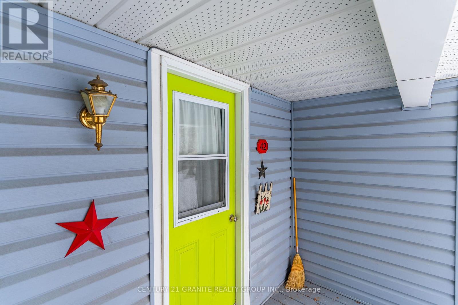 42 Chemaushgon Road, Bancroft (Bancroft Ward), Ontario  K0L 1C0 - Photo 3 - X12642718